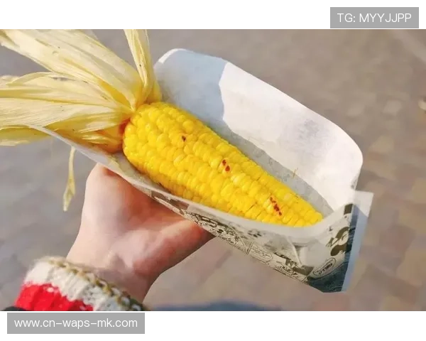 哈兰德参与社区夜市筹款，亲自售卖烤玉米引笑声