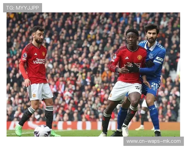 曼联中场外线斜传,拉什福德推射完成破门 曼联中场外线斜传,拉什福德推射完成破门